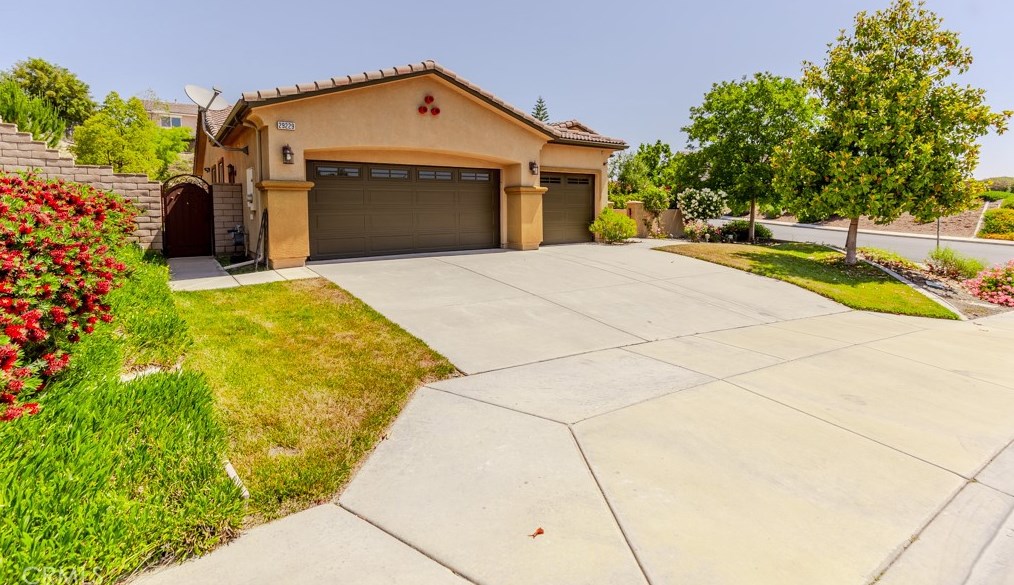 29229 Gateway Dr, Lake Elsinore, CA 92530