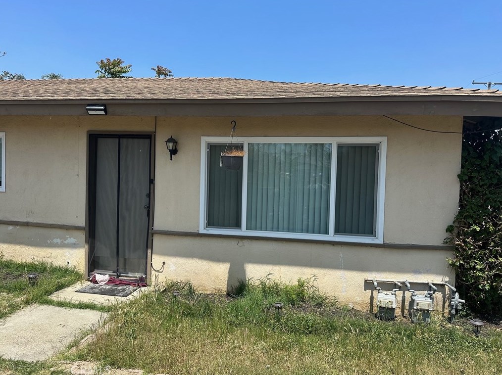 9893 Mission Blvd, Riverside CA  92509-2584 exterior