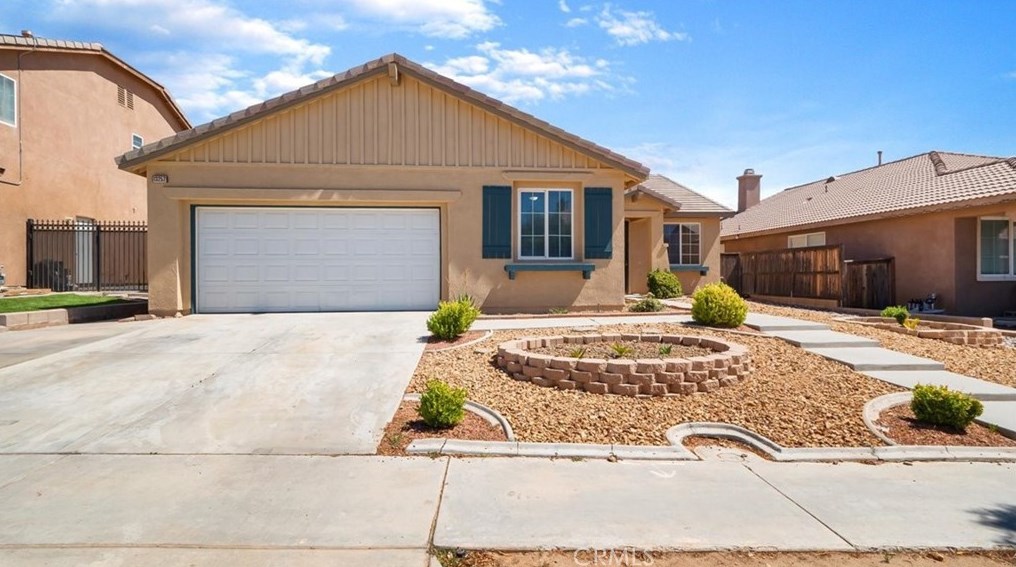 13252 Long Meadow St, Hesperia, CA 92344-9266