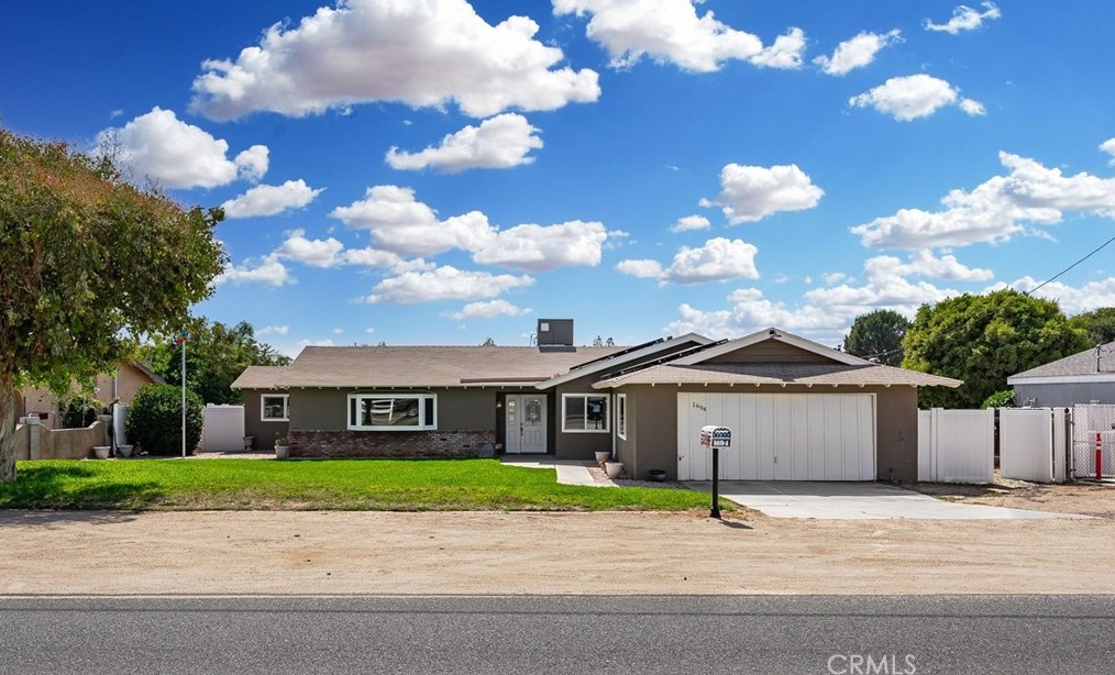 1694 Corona Ave, Norco, CA 92860-3010