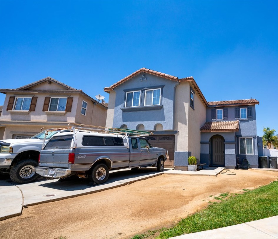 717 Corte San Luis, Perris, CA 92571