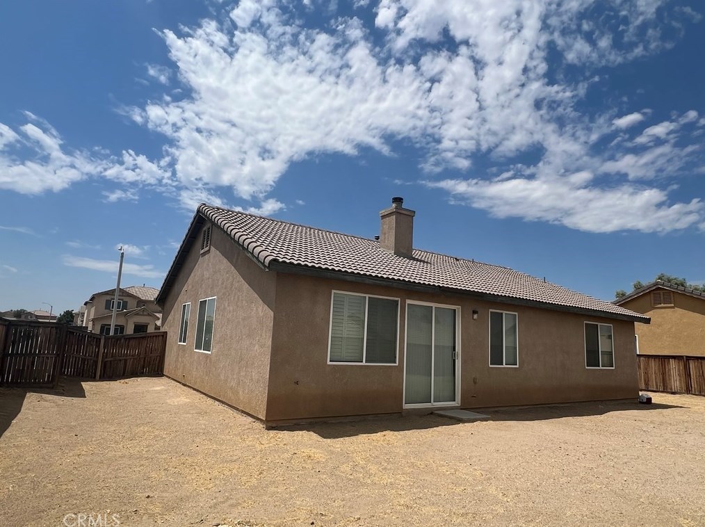 11652 Luna Rd, Victorville, CA 92392