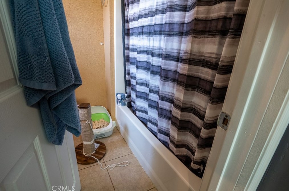 16545 Barbee St, Fontana CA  92336-2567 exterior