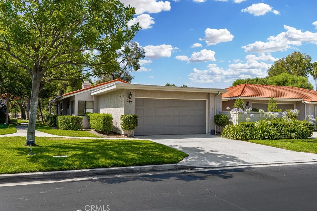 942 Pebble Beach Dr, Upland, CA 91784