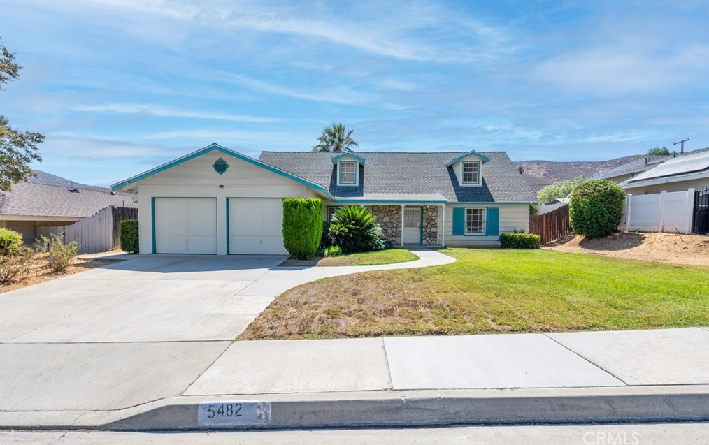 5482 Peacock Ln, Riverside, CA 92505-3139