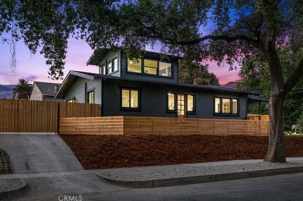 1901 Navarro Ave, Pasadena CA  91103-1551 exterior