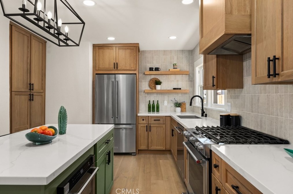 1901 Navarro Ave, Pasadena CA  91103-1551 exterior