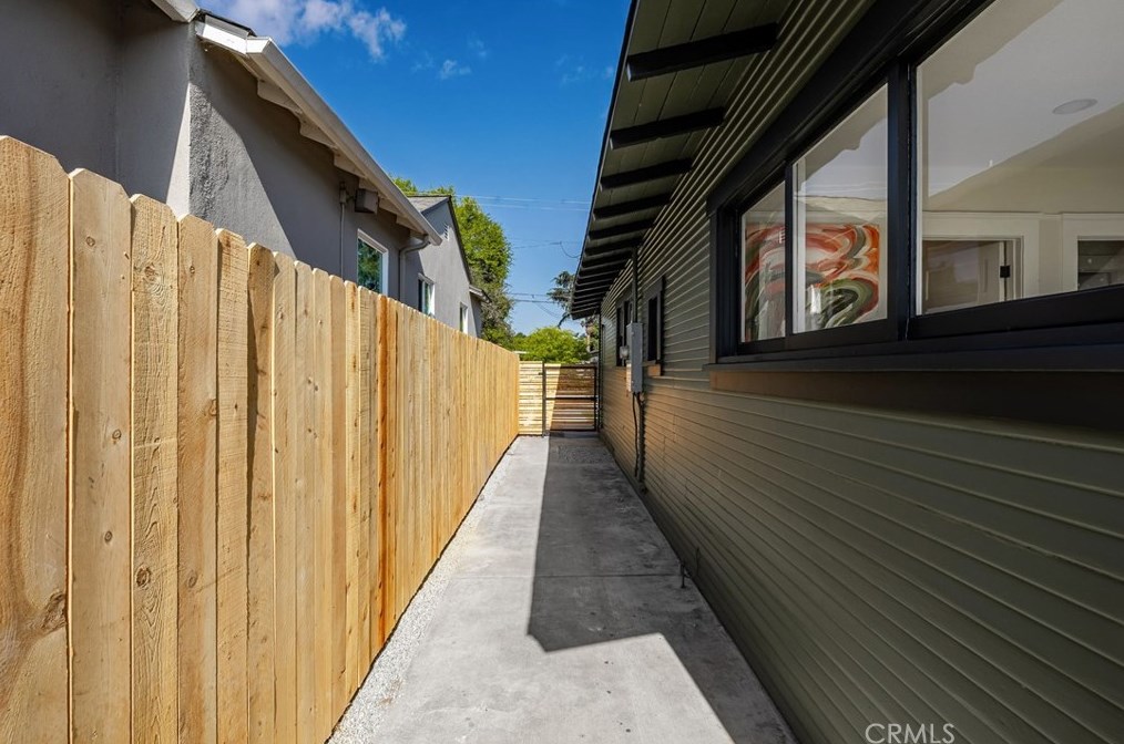 1901 Navarro Ave, Pasadena CA  91103-1551 exterior