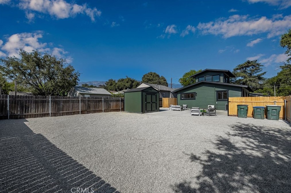 1901 Navarro Ave, Pasadena CA  91103-1551 exterior
