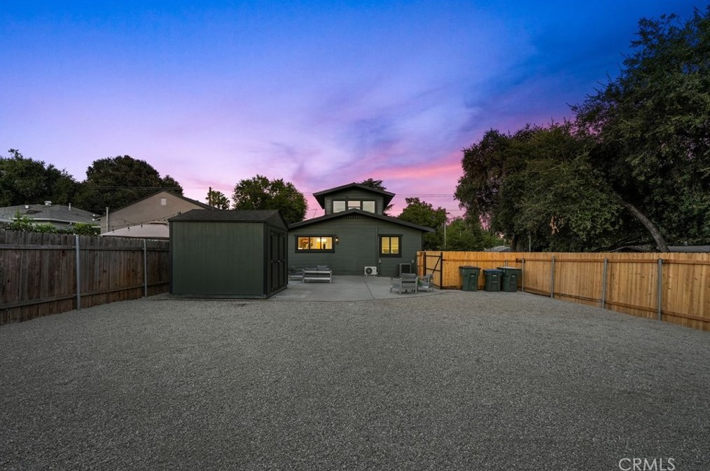 1901 Navarro Ave, Pasadena CA  91103-1551 exterior