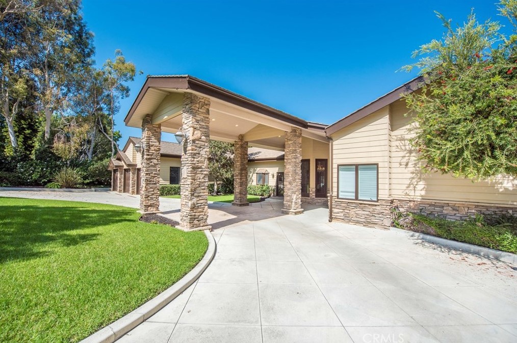 6809 E Saddleback Dr, Orange, CA 92869