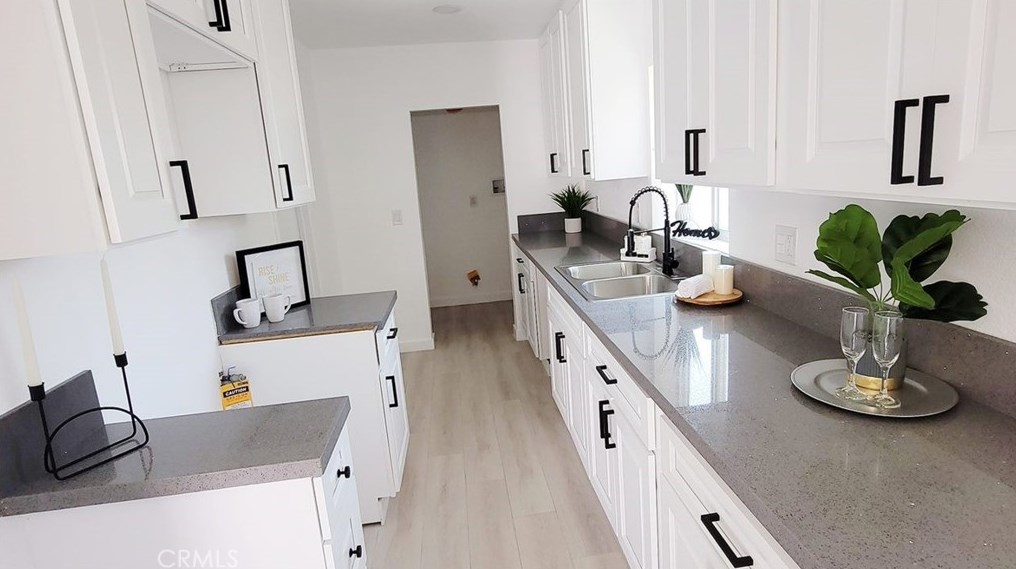 242 58th St, Los Angeles CA  90011-4836 exterior