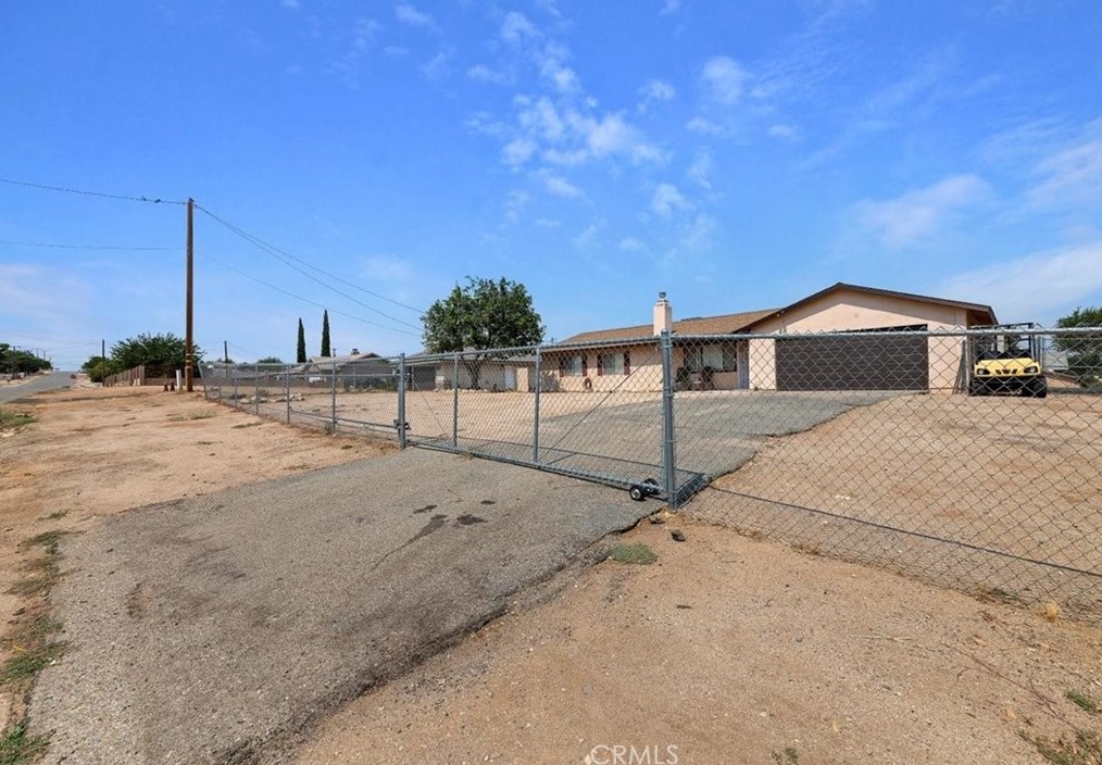 18060 Deodar St, Hesperia, CA 92345-5158