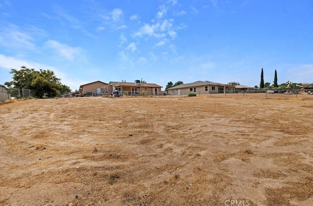 18060 Deodar St, Hesperia CA  92345-5158 exterior