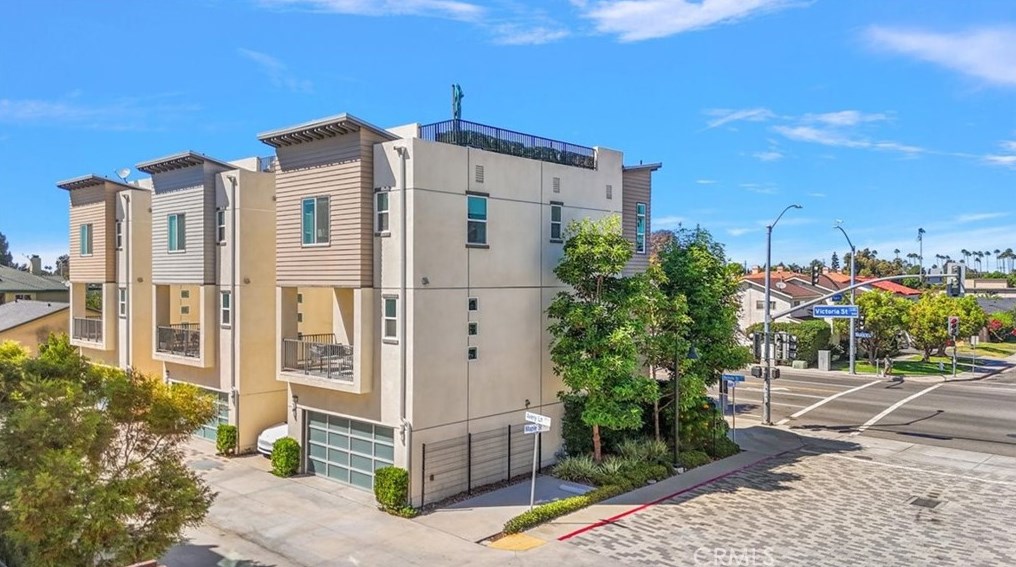 585 Victoria St, Costa Mesa, CA 92627-5800