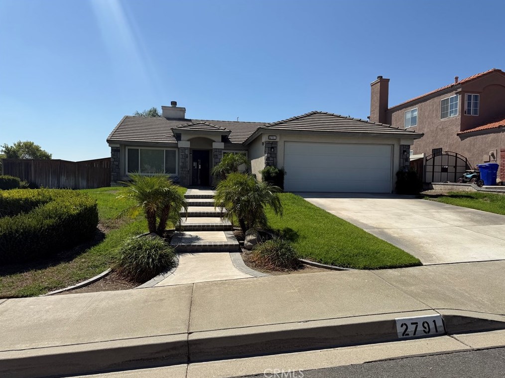 2791 Plaza Serena Dr, Rialto, CA 92377