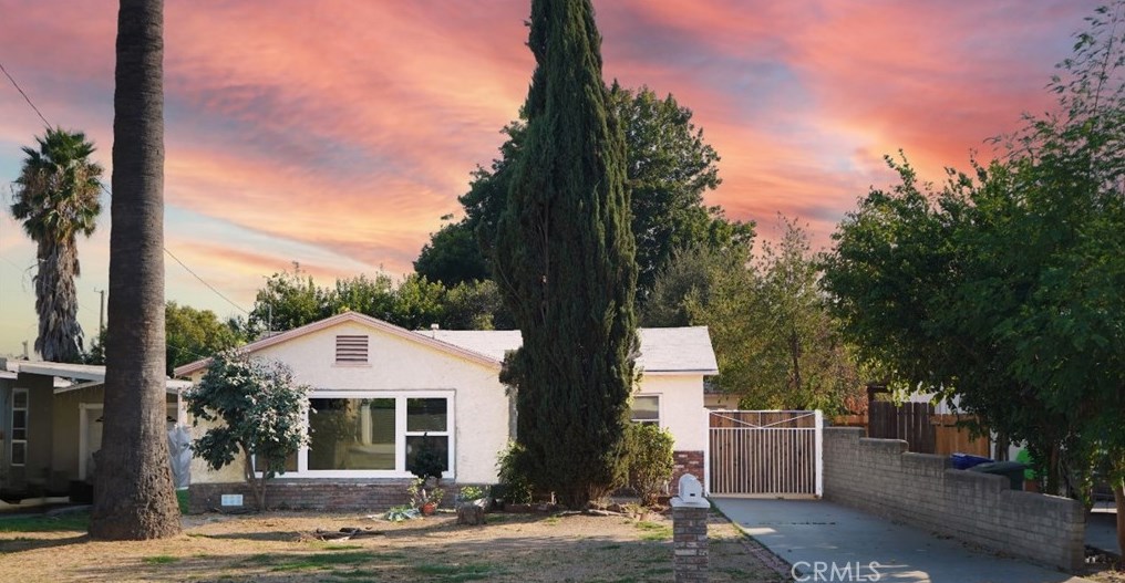 926 W F St, Colton, CA 92324