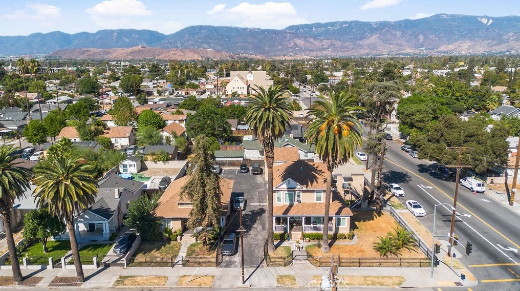 708 9th St, San Bernardino CA  92410-4008 exterior