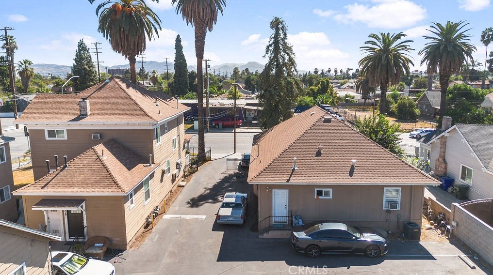 708 9th St, San Bernardino CA  92410-4008 exterior