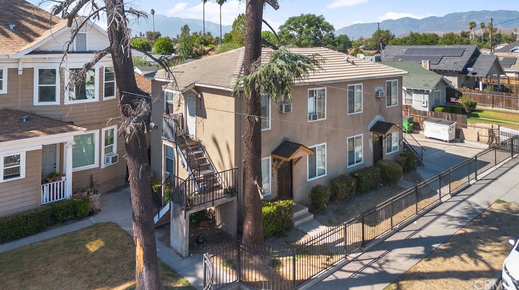 708 9th St, San Bernardino CA  92410-4008 exterior