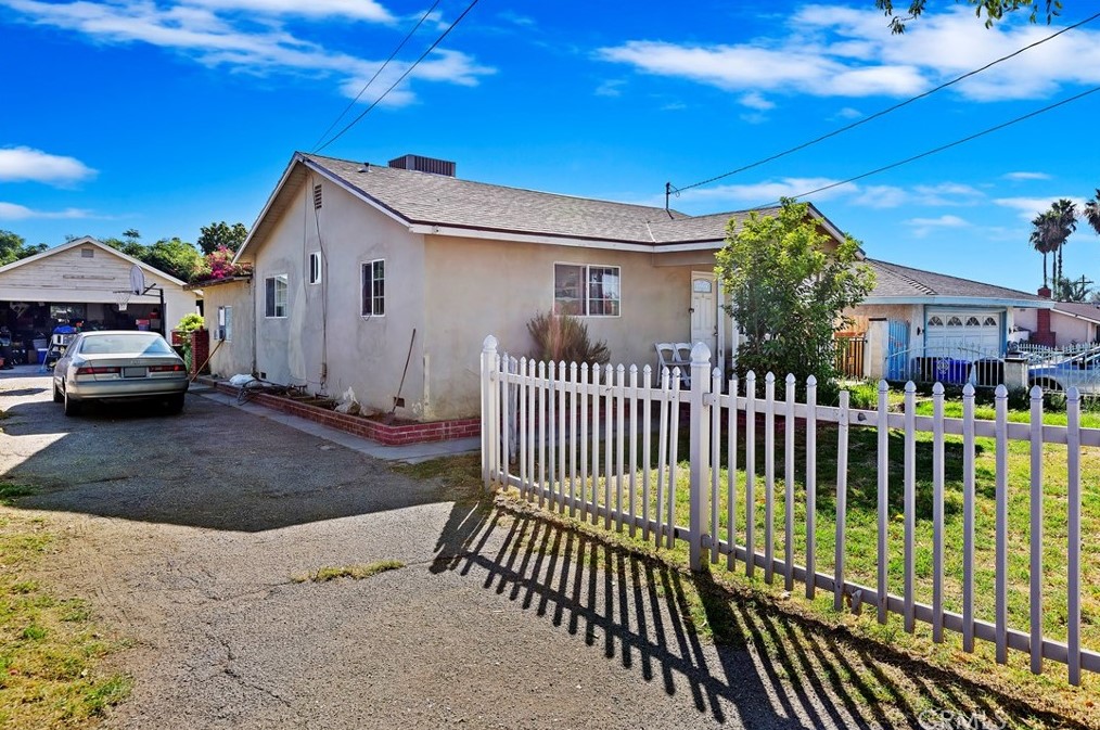 8963 Laurel Ave, Fontana, CA 92335
