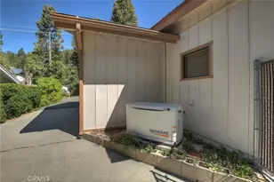 23167 Brookside Rd, Crestline, CA 92325 - Photo 32