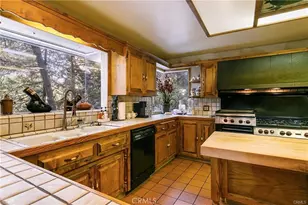 384 Primrose Cir, Lake Arrowhead, CA 92352 - Photo 12