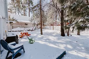 298 Holmes Ln, Sugarloaf, CA 92386 - Photo 24