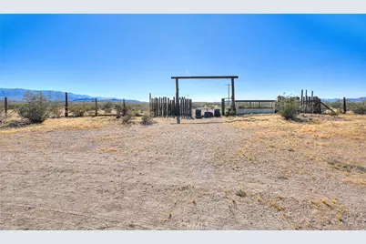 45757 Paddington Road, Lucerne Valley, CA 92356 - Photo 8