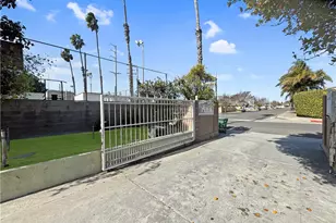 7736 Sugar Dr, Huntington Beach, CA 92647 - Photo 40