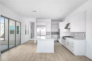 27333 Creekwood Ln, Valencia, CA 91381 - Photo 4