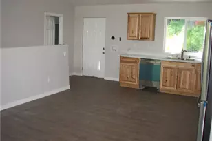 23511 Lake Dr, Crestline, CA 92325 - Photo 16