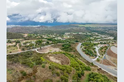 35380 Avenida La Cresta, Murrieta, CA 92562 - Photo 2