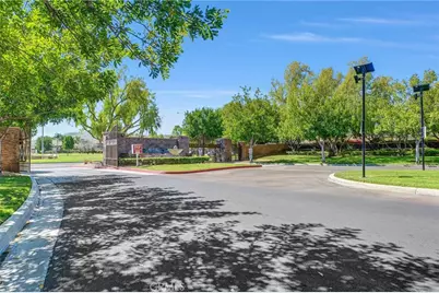 11499 Bridgeway Drive, Riverside, CA 92505 - Photo 8