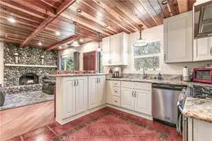 28916 N Shore Rd, Lake Arrowhead, CA 92352 - Photo 4