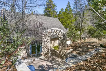 28916 North Shore Road, Lake Arrowhead, CA 92352 - Photo 40