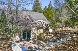 28916 N Shore Rd, Lake Arrowhead, CA 92352 - Photo 40