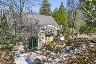 28916 N Shore Rd, Lake Arrowhead, CA 92352 - Photo 40