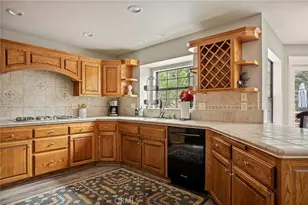 26122 Augusta Dr, Lake Arrowhead, CA 92352 - Photo 10