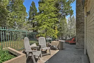 242 Holiday Dr, Lake Arrowhead, CA 92352 - Photo 50