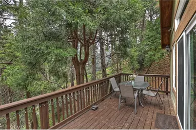 23776 Lakeview Drive, Crestline, CA 92325 - Photo 14