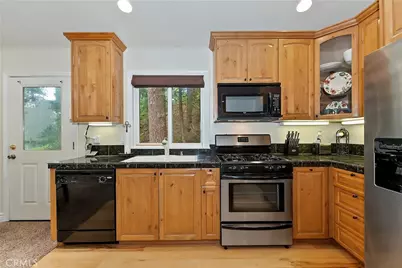 23776 Lakeview Drive, Crestline, CA 92325 - Photo 20