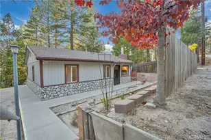 32159 Cove Cir, Running Springs, CA 92382 - Photo 2