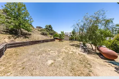 9187 Bonita Drive, Cherry Valley, CA 92223 - Photo 32