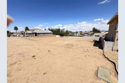 13145 Autumn Leaves Avenue, Victorville, CA 92395 - Photo 4