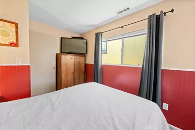 323 W Fairway Boulevard, Big Bear City, CA 92314 - Photo 14