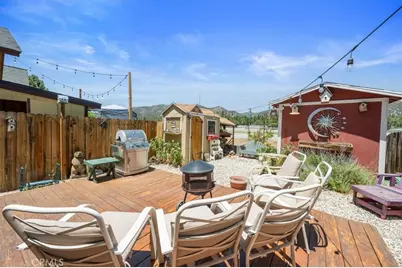 323 W Fairway Boulevard, Big Bear City, CA 92314 - Photo 16