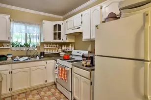 6414 S Hoover St, Los Angeles, CA 90044 - Photo 2