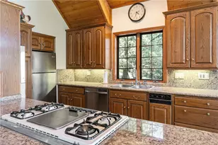 190 Birchwood, Lake Arrowhead, CA 92352 - Photo 22