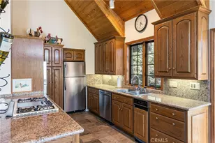 190 Birchwood, Lake Arrowhead, CA 92352 - Photo 22